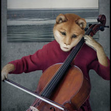 Playing Cello <br> 87x61 cm <br> Digital C-p... <br> 成 果 <br> 2004 <br> 